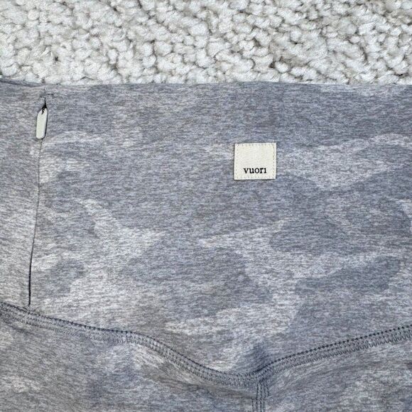 VUORI Clean Elevation Legging Light Gray Pale Camo - Picture 7 of 10